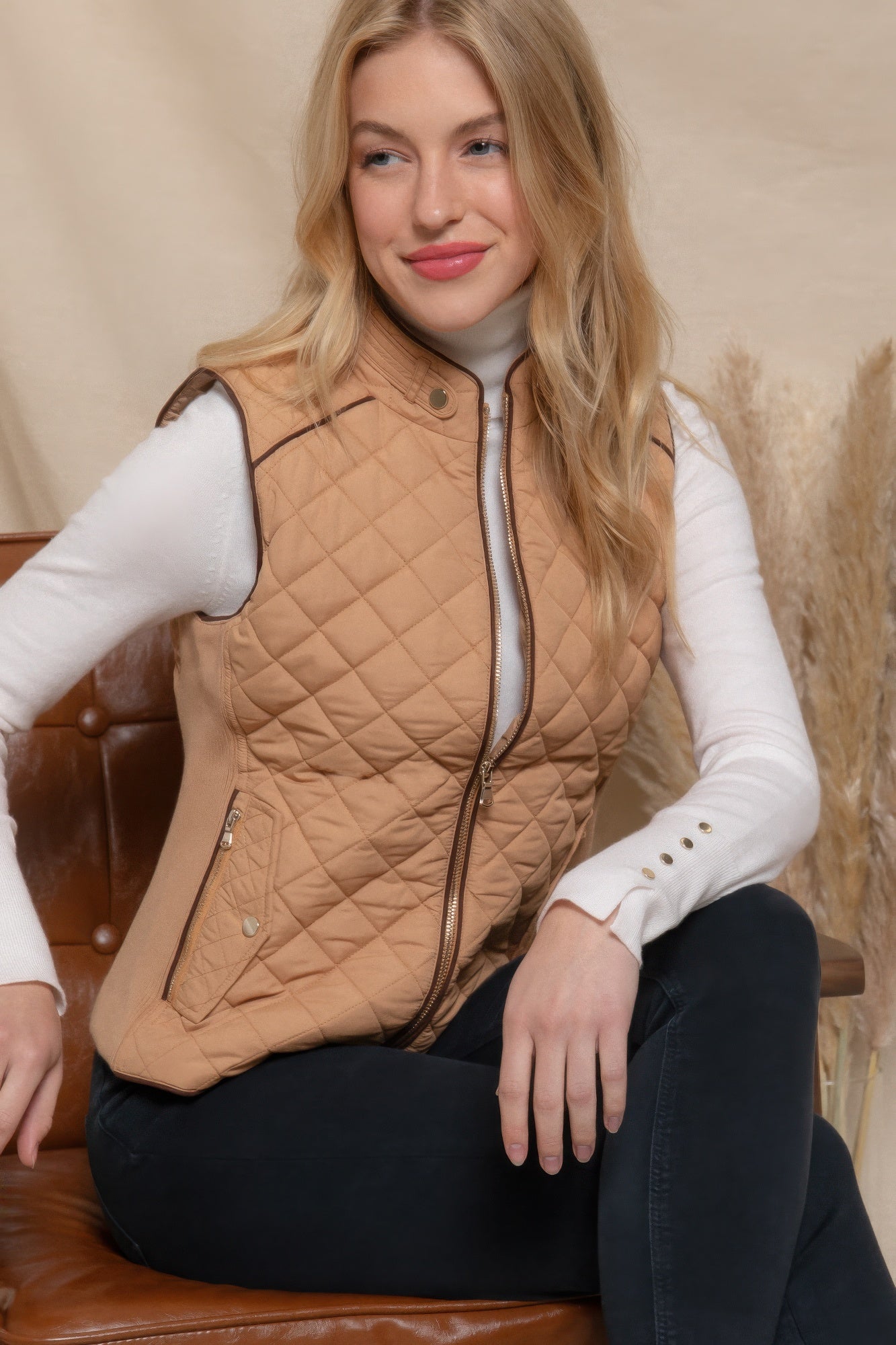 Women's Outwear Vest Stand Collar Lightweight Zip Suede Piping Quilted Vest