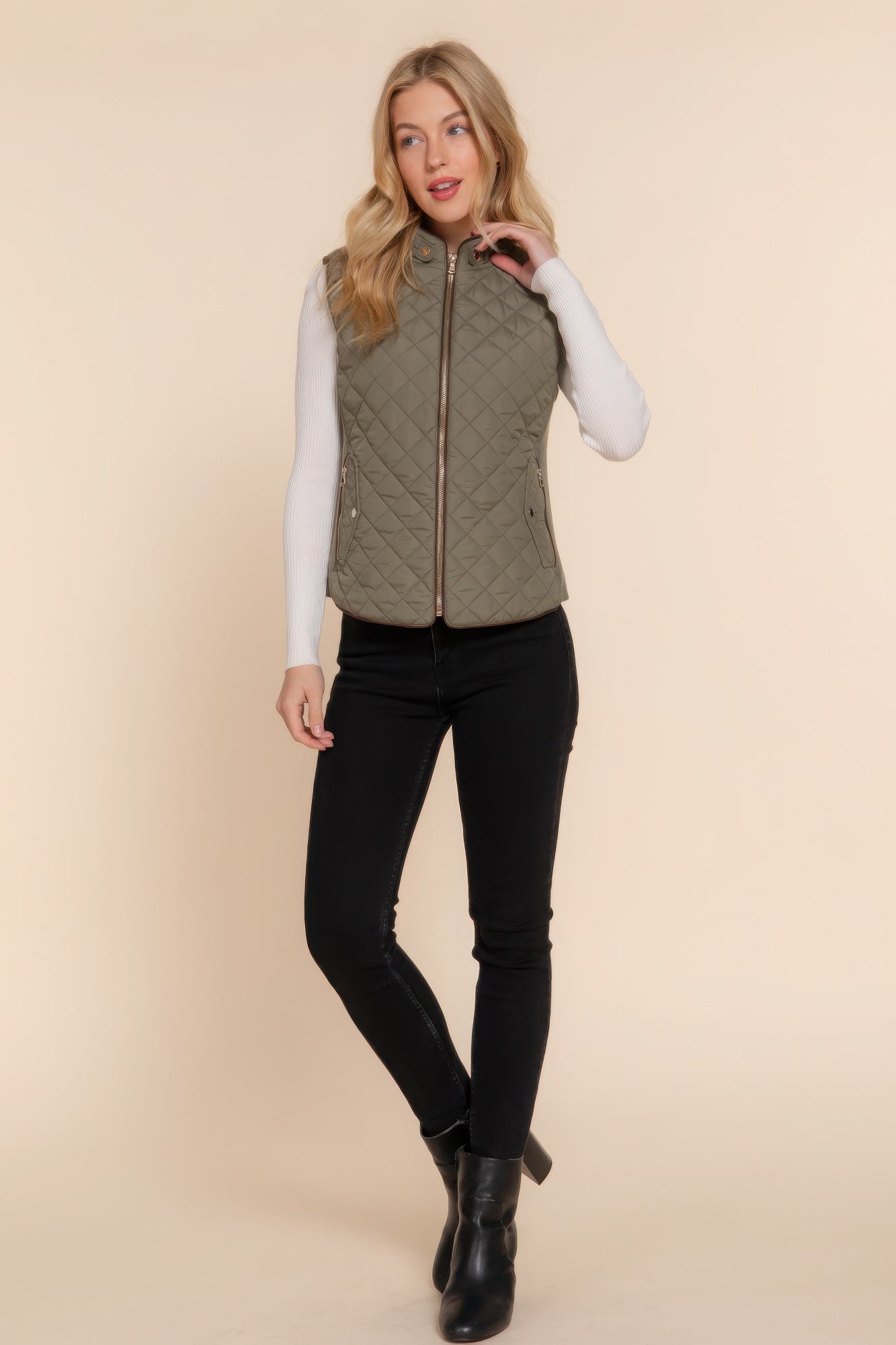 Women's Outwear Vest Stand Collar Lightweight Zip Suede Piping Quilted Vest