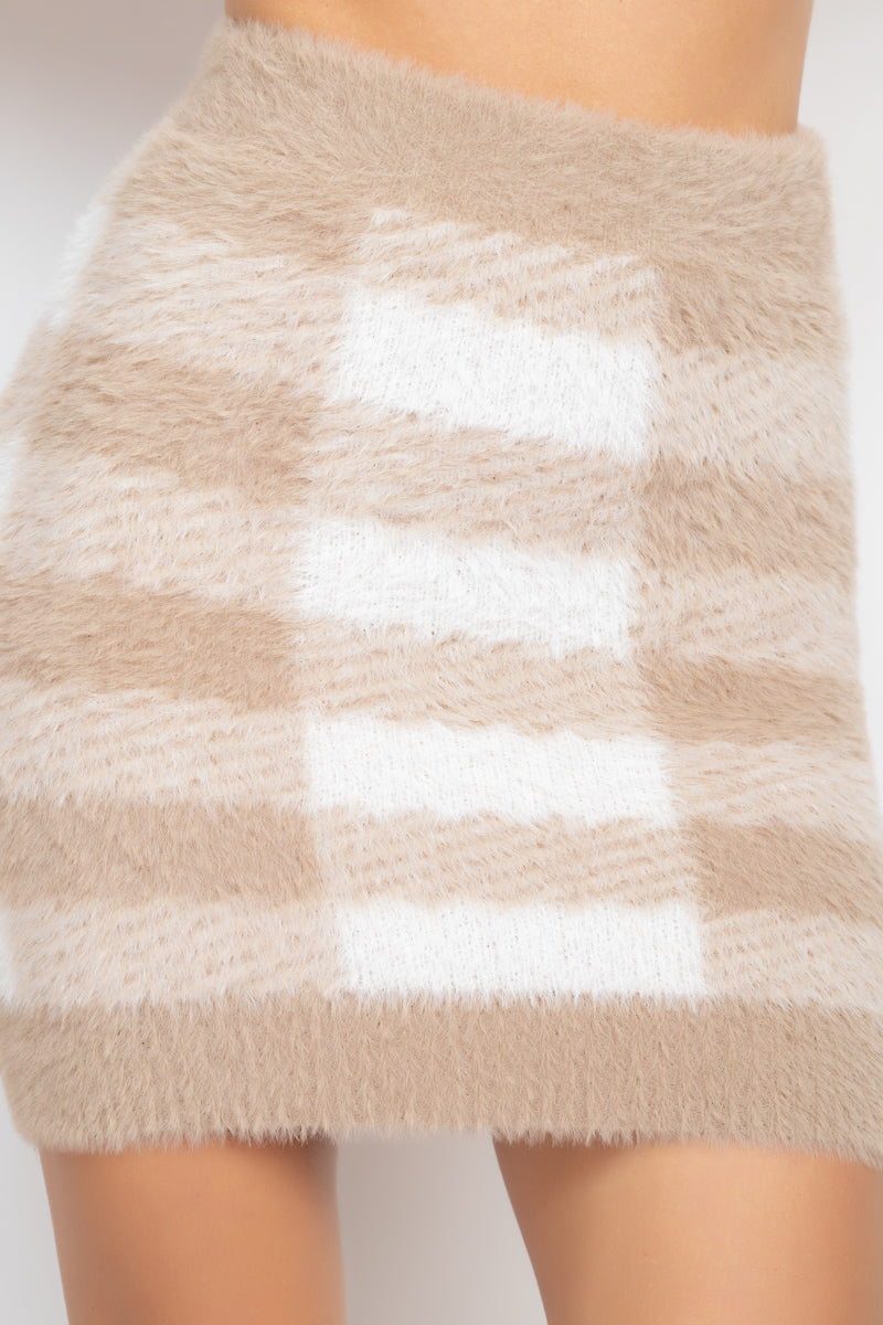 Women's Plaid High-rise Waist Fuzzy Mini Skirt - Mocha