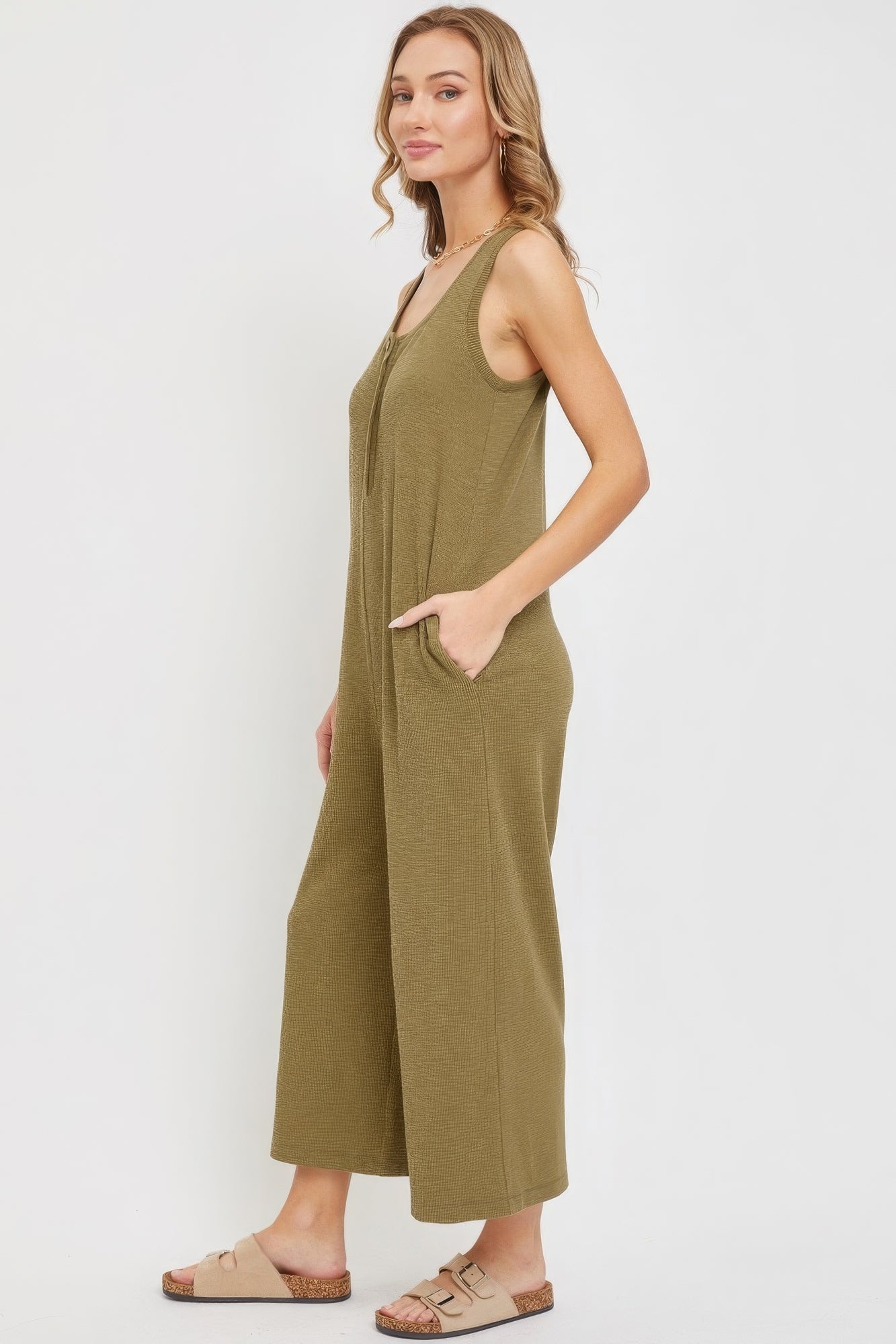 Women's Scoop Neck Buttondown Wide-leg Jumpsuit Sleeveless Pocket Loose Lounge